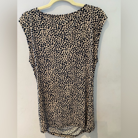 Vince Camuto Top XL Asymmetric Draped Black Spot Animal Print Cap Sleeve - Picture 2 of 2
